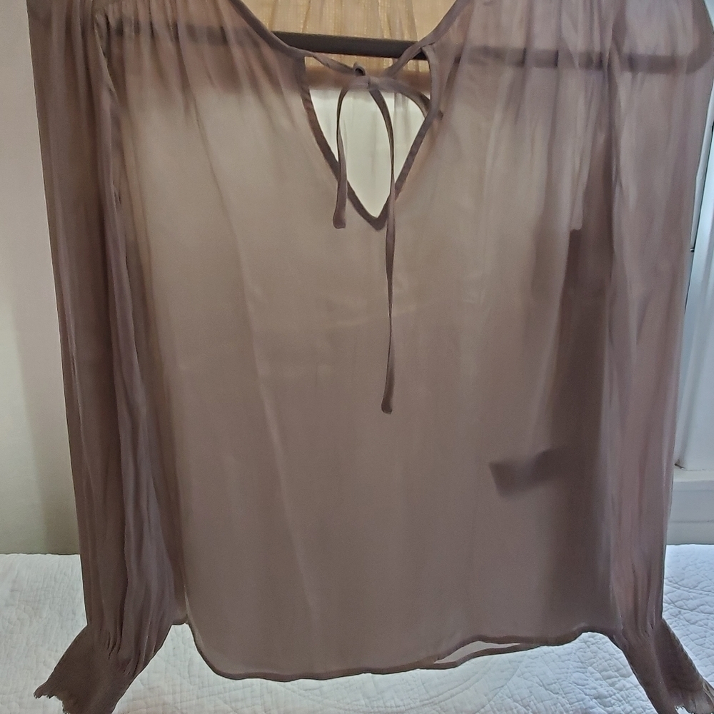 Beautiful Top - Picture 3 of 5